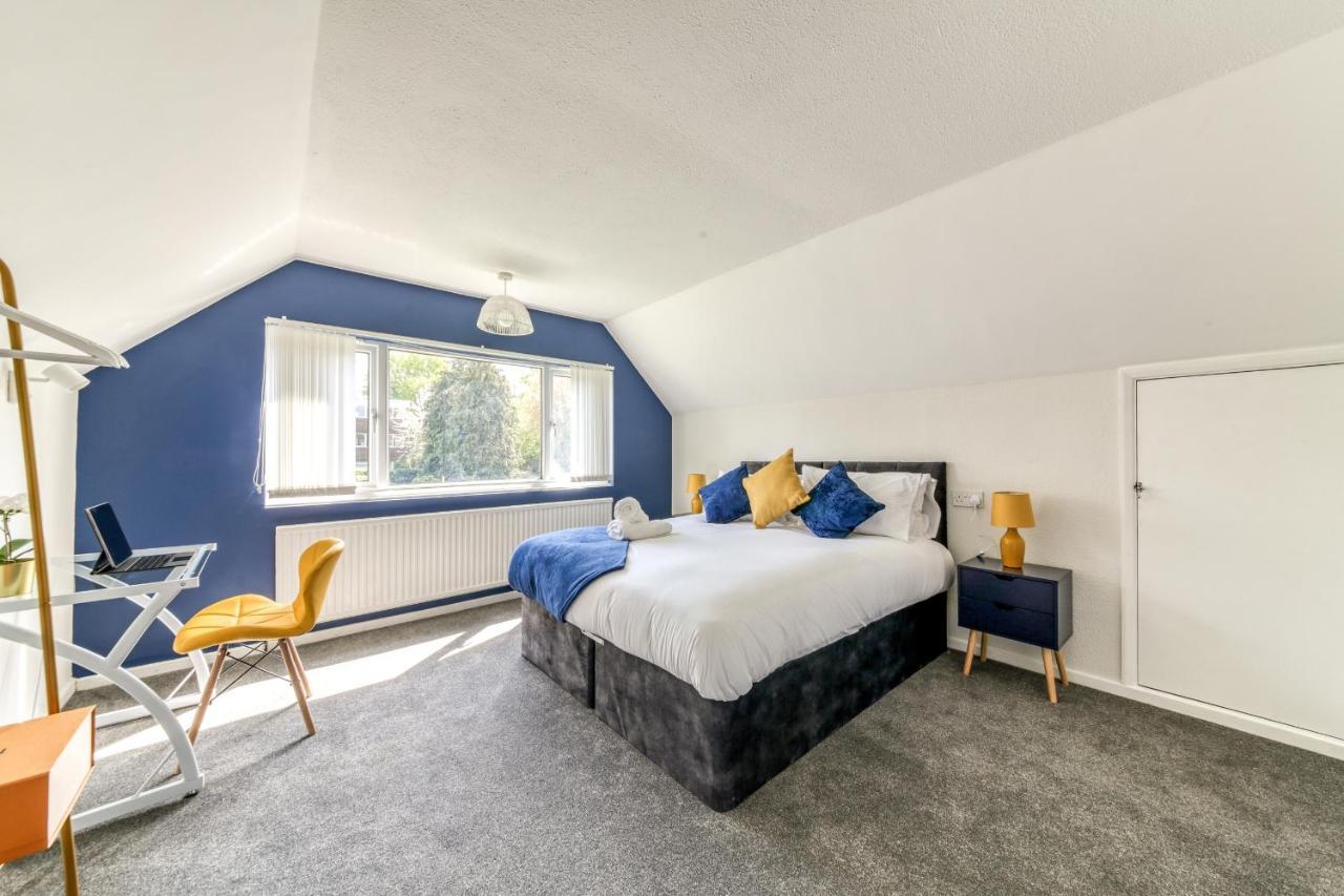 Contemporary 4 Bedroom Detached House With Parking And City Links Croydon Exterior photo