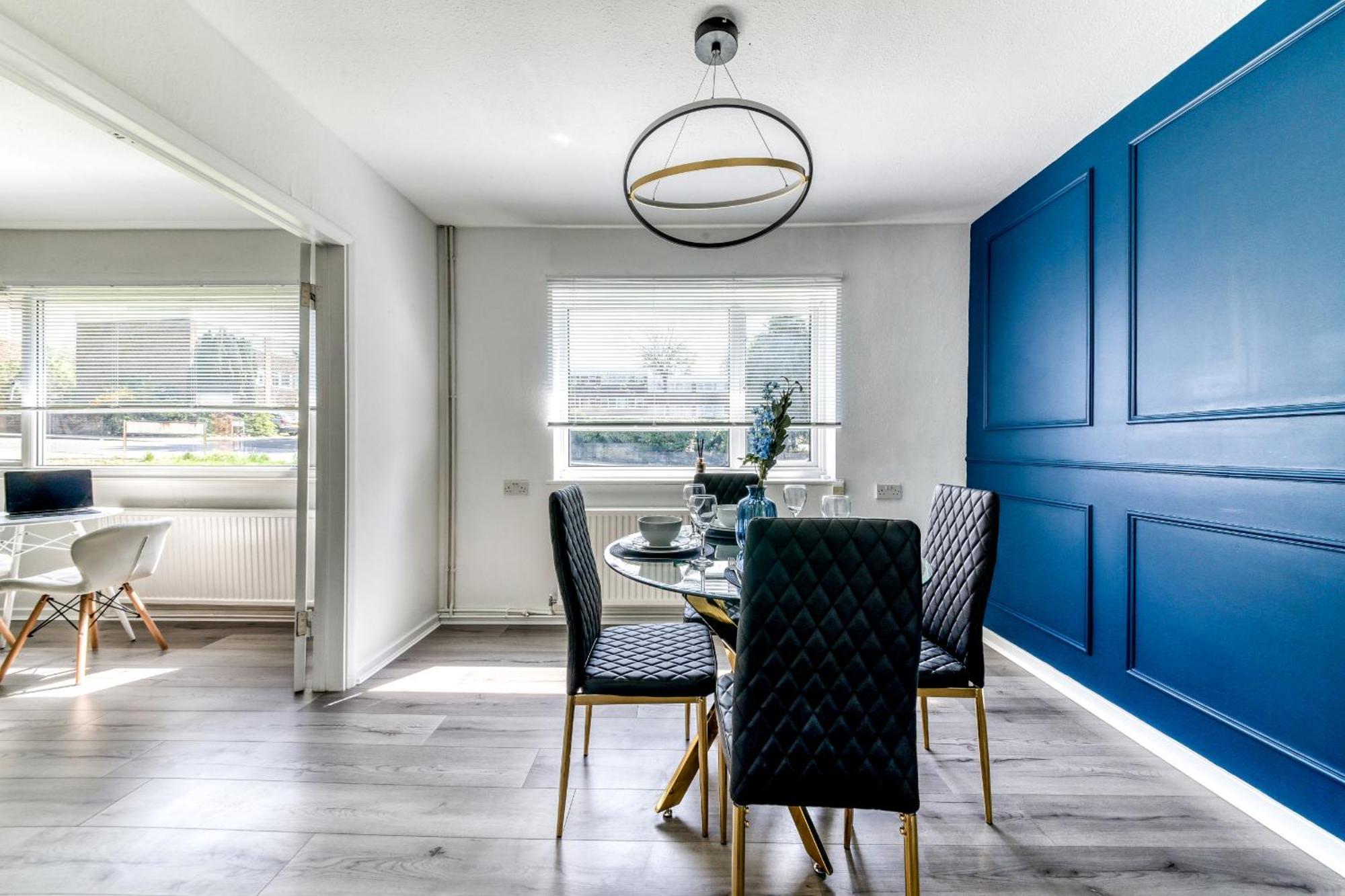 Contemporary 4 Bedroom Detached House With Parking And City Links Croydon Room photo