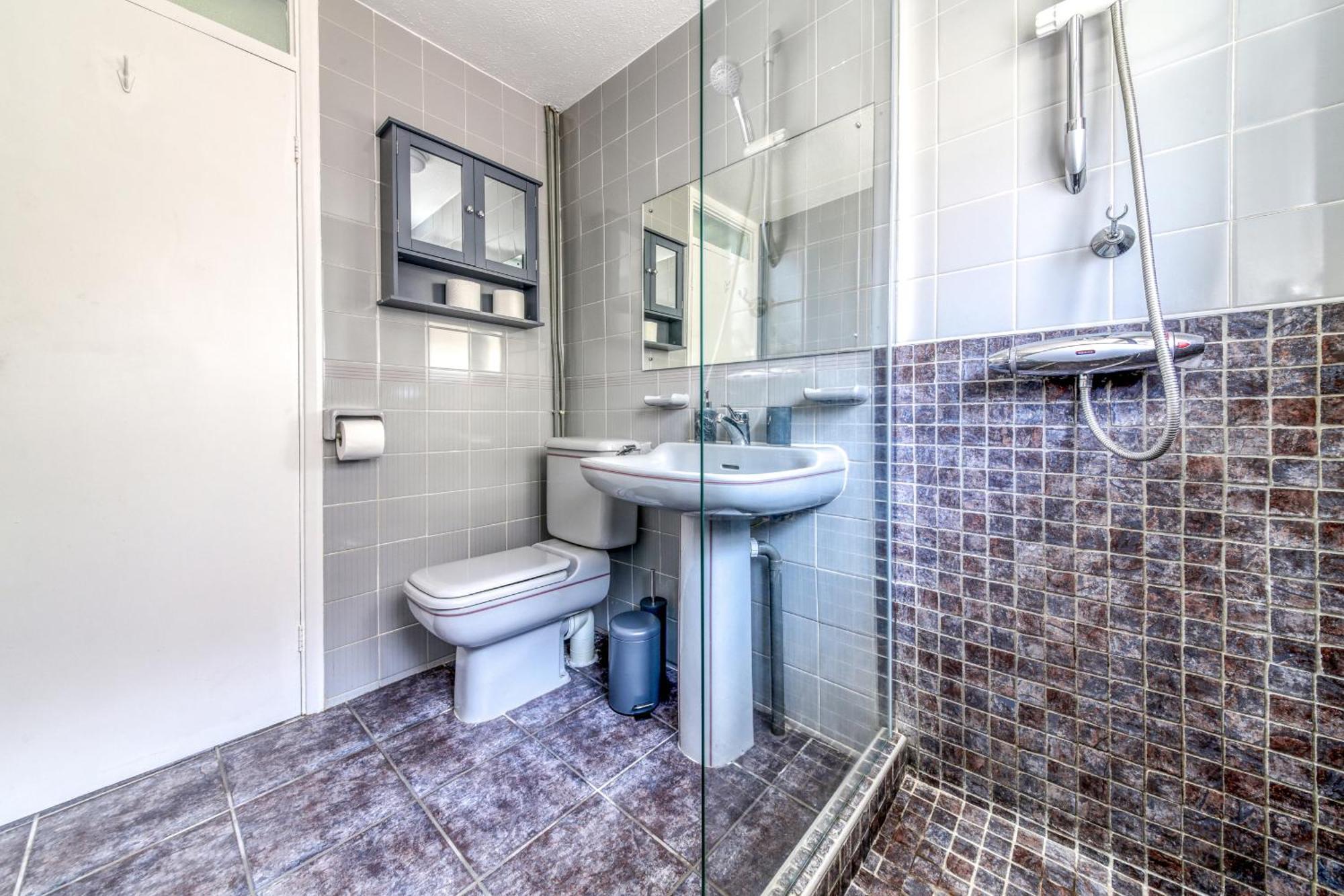 Contemporary 4 Bedroom Detached House With Parking And City Links Croydon Room photo